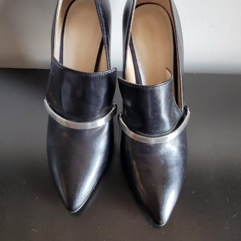 Elegant Black Women's Shoes
